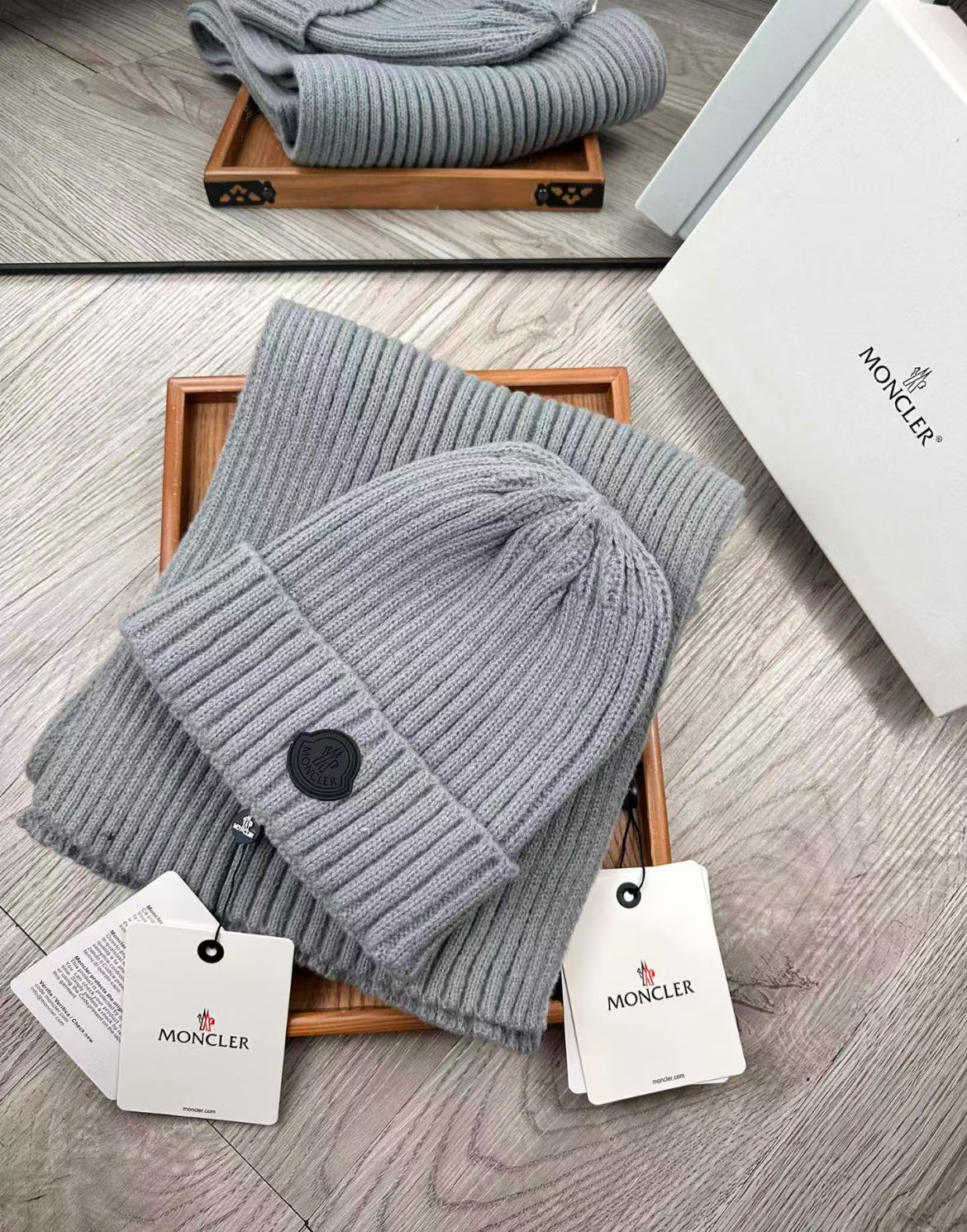 Moncler beanie & scarf rubber logo
