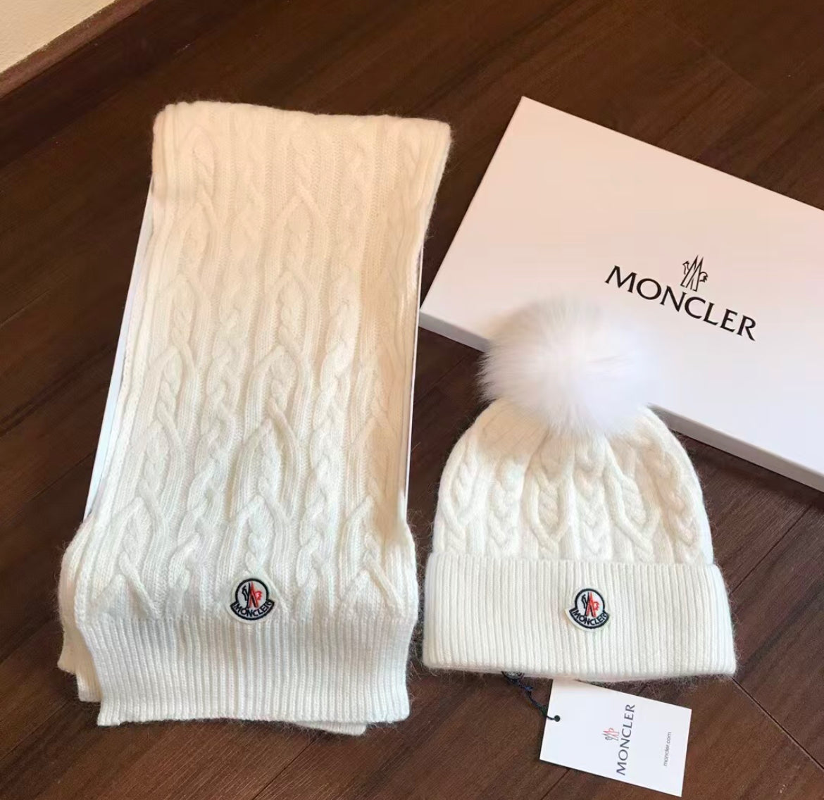 Moncler hat / scarf set