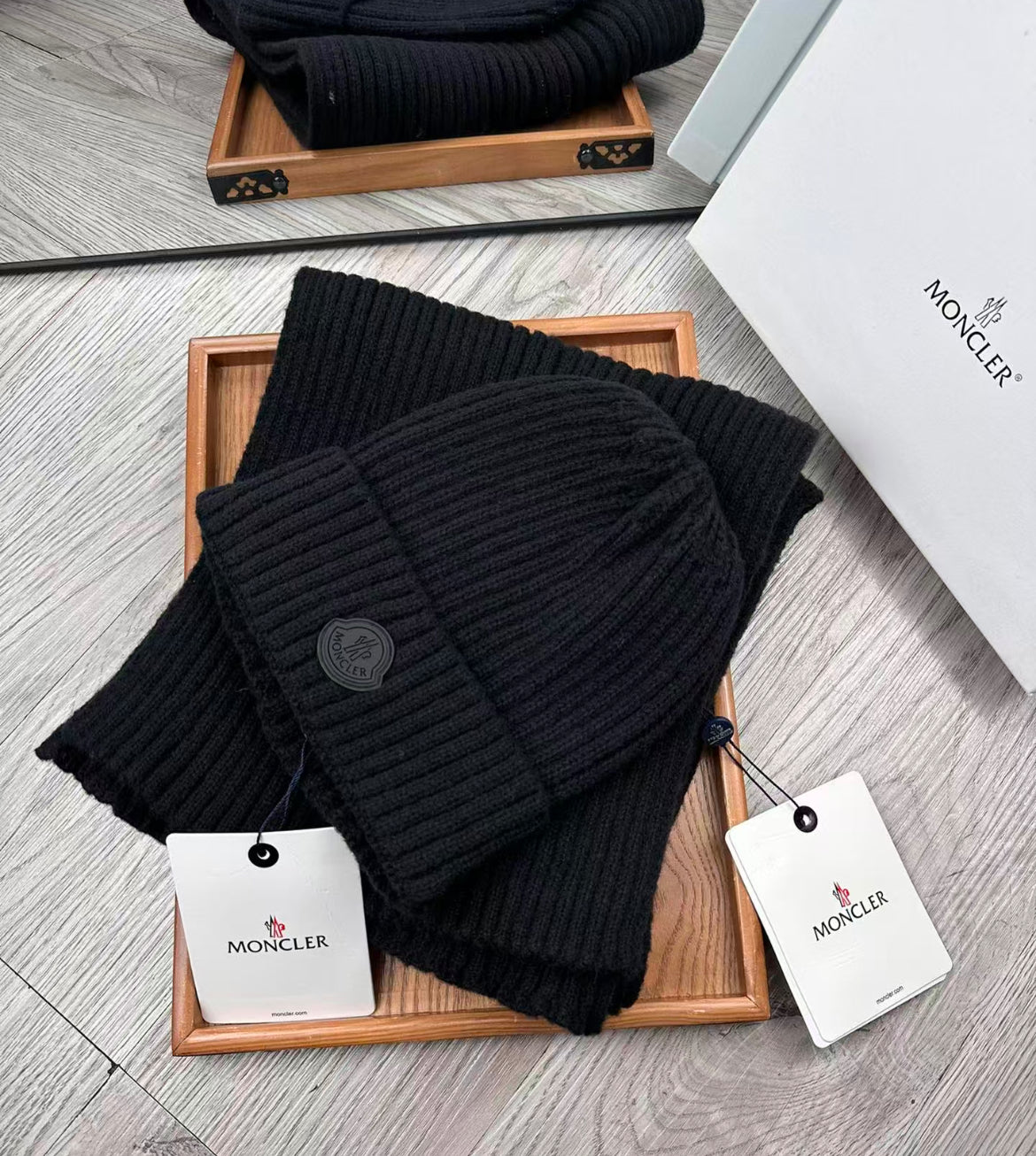 Moncler beanie & scarf rubber logo