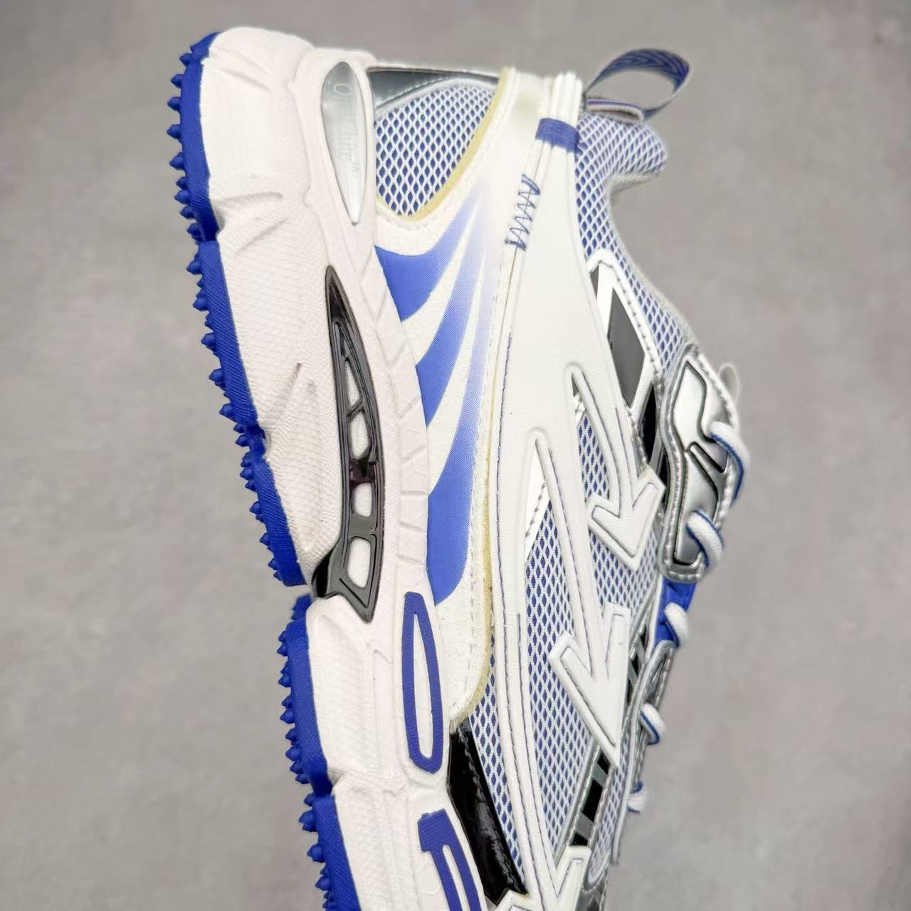 Off whites runners