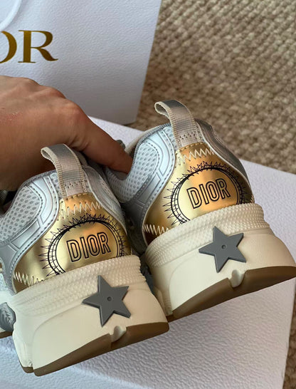 Dior CD gold star