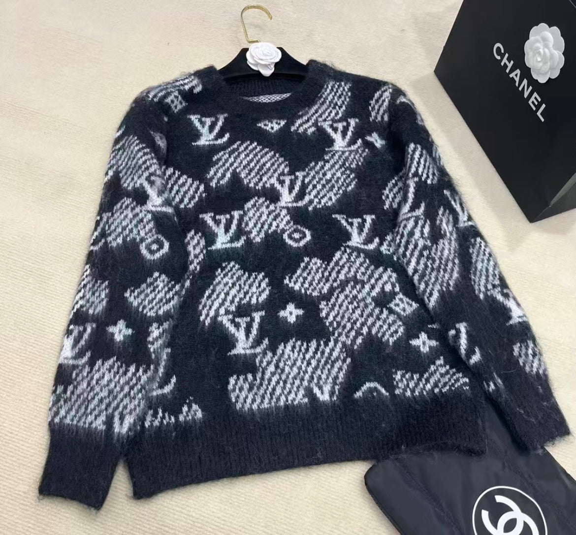 LV crew neck sweater