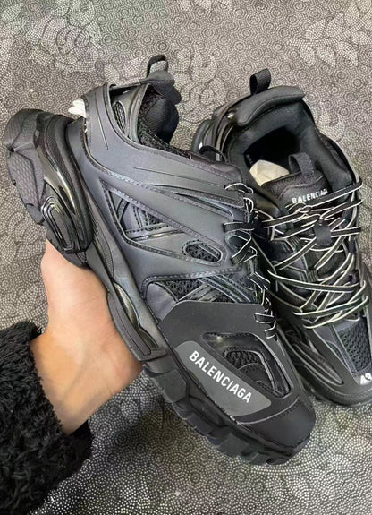 Balenciaga tracks runner