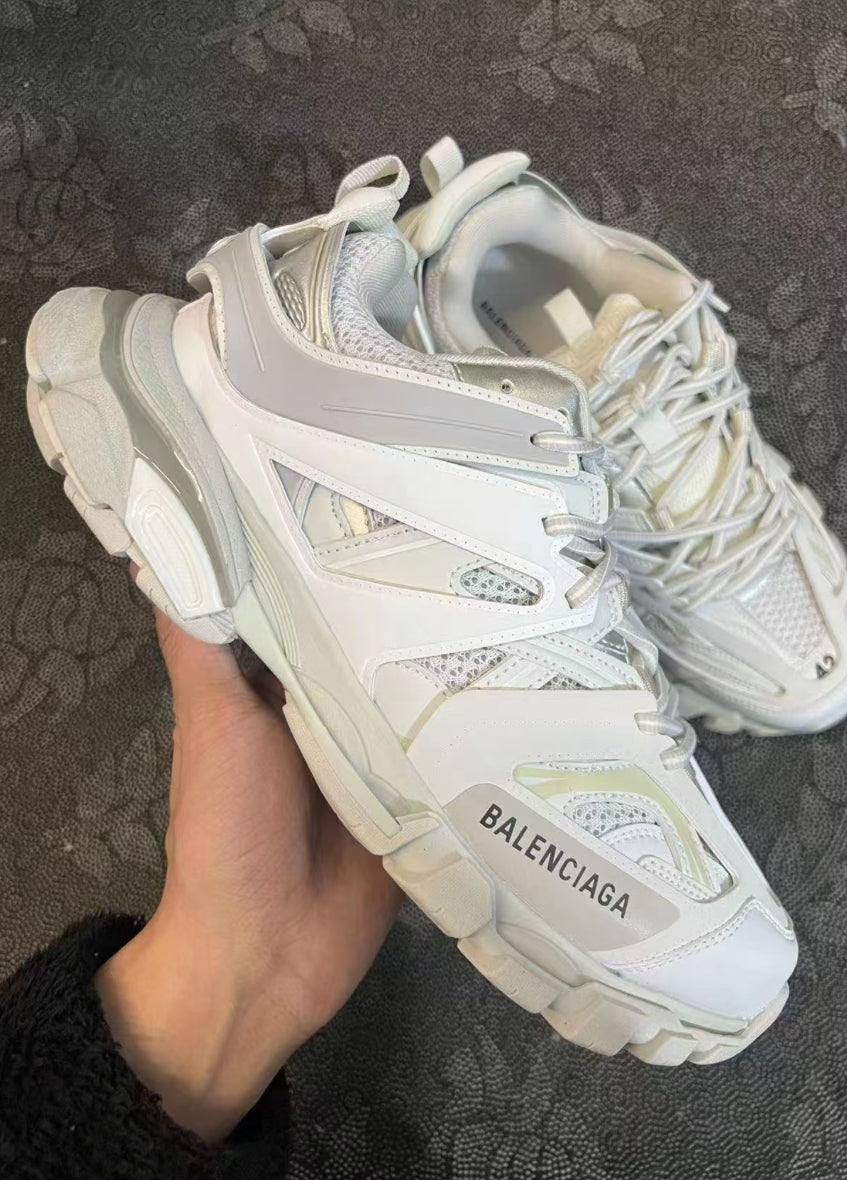 Balenciaga tracks runner