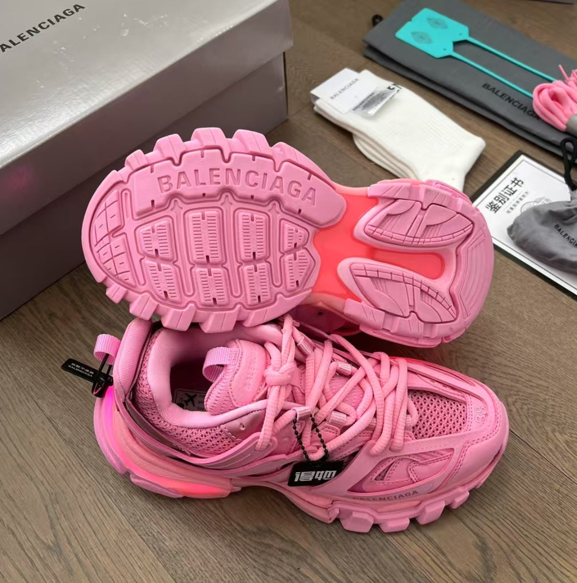 Balenciaga tracks runner